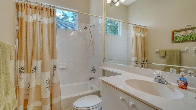 Building Photo - 6909 Lennox Pl