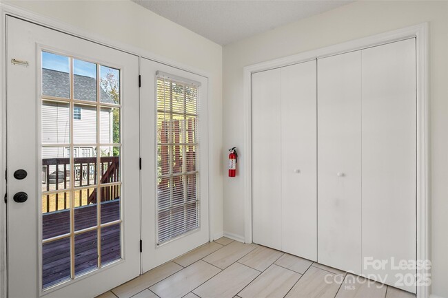 Building Photo - 608 Bethpage Rd