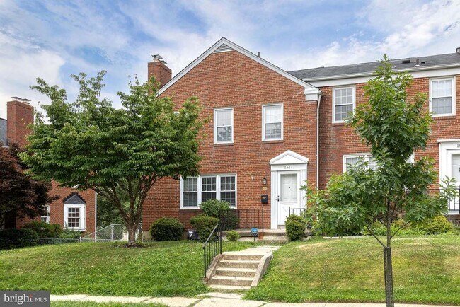 Building Photo - 1517 Dellsway Rd