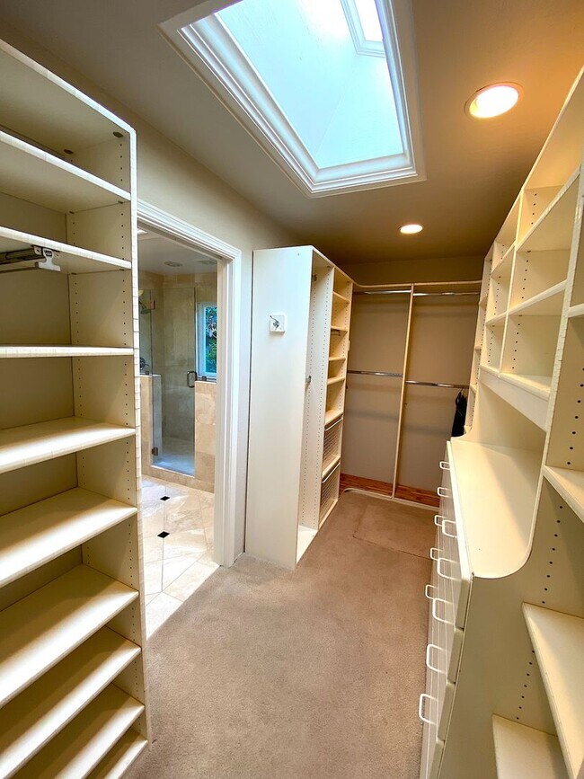 Building Photo - Beautiful 3 Bed + 2 Bath Los Altos Home - ...
