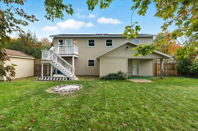 Building Photo - Beautifully Maintained Single-Family Home With Flexible, Multi-Area Layout