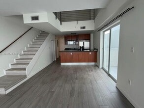 Building Photo - $3,200 1712 sw 2nd Ave #309