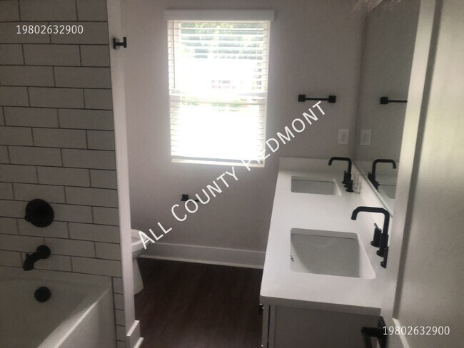 Building Photo - 3217 Credenza Rd