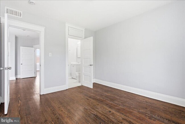 Building Photo - 1231 N Potomac St