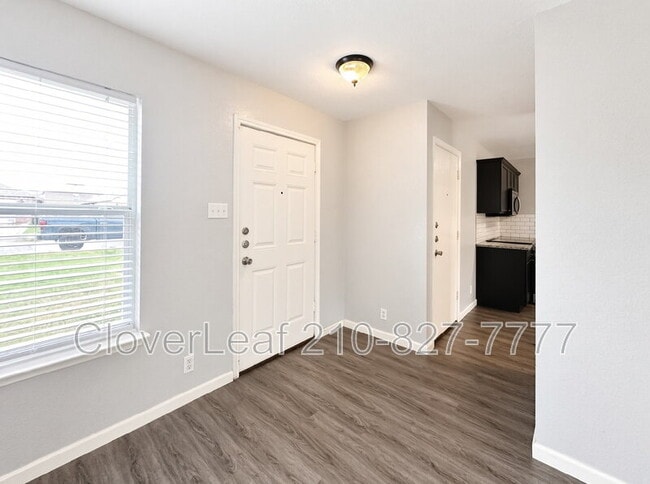 Building Photo - 8130 Heights Valley