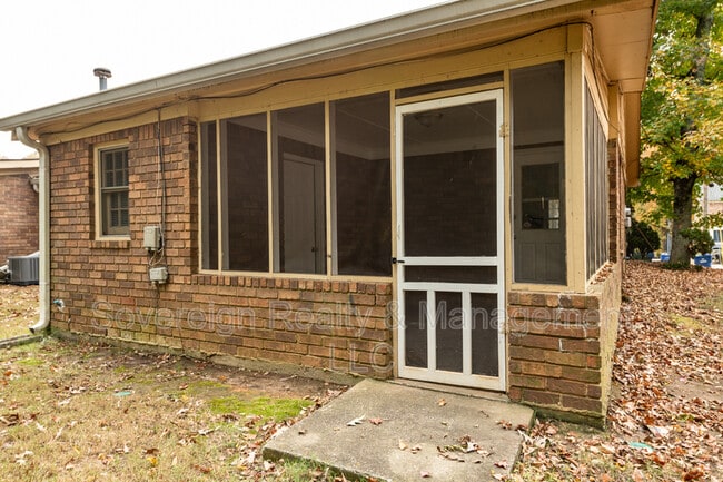 Building Photo - 467 Southern Way