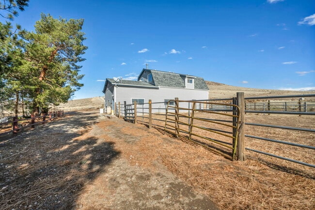 Building Photo - 30 El Caballo Trail