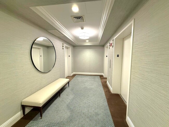 Building Photo - Elegant Back Bay Living in Full-Service La...