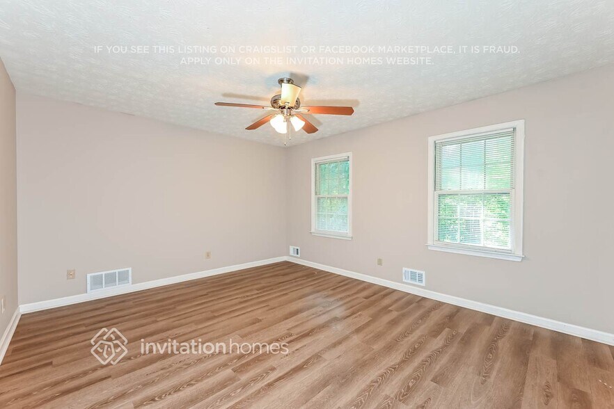 Building Photo - 1460 Sundale Dr