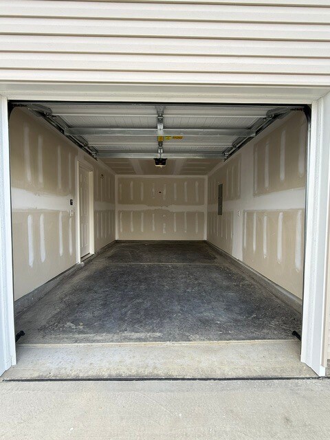 Building Photo - 2429 Brookville Dr