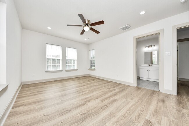 Building Photo - 2919 Rosedale St