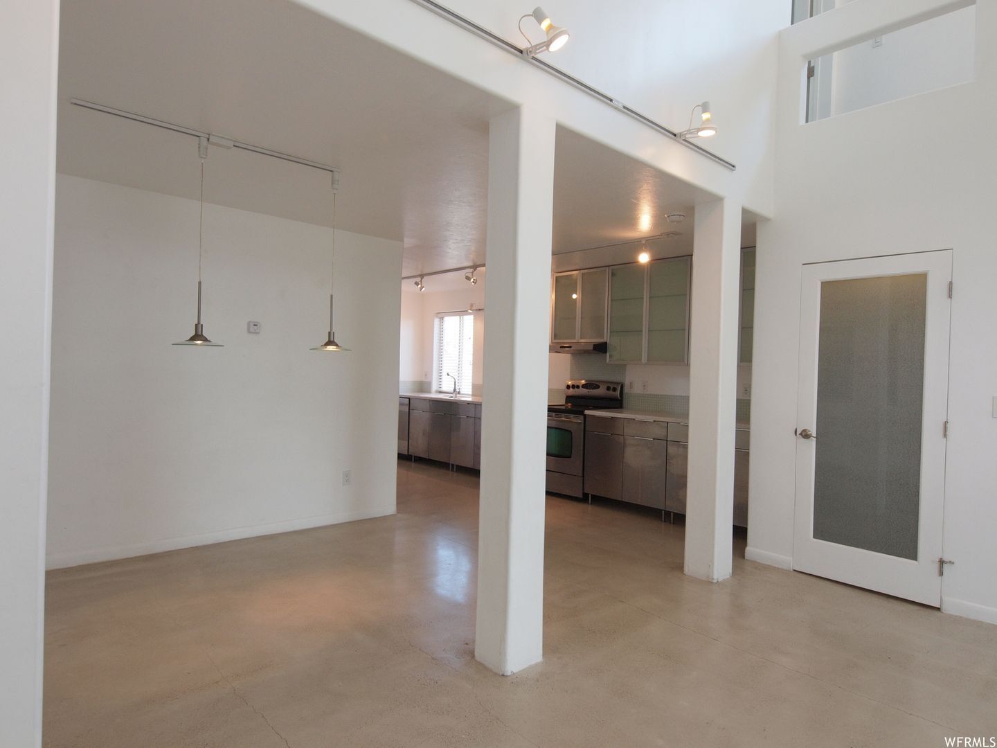 Building Photo - 430 Aspen Dr