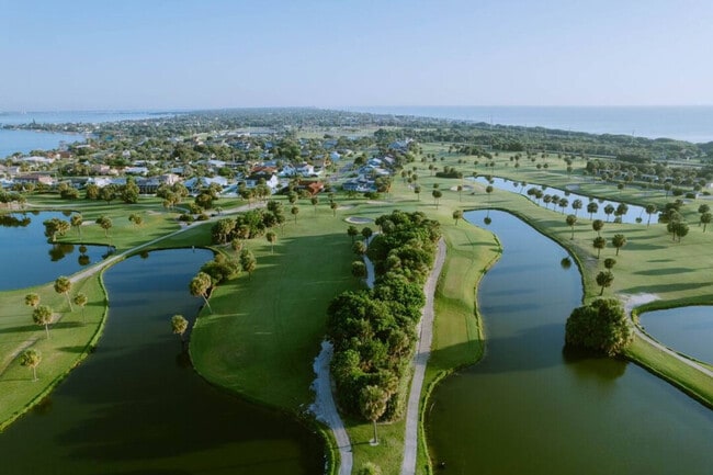 Building Photo - 1109 Seminole Dr