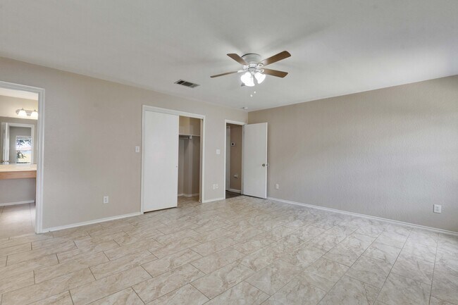 Building Photo - 1404 Baffin Cove