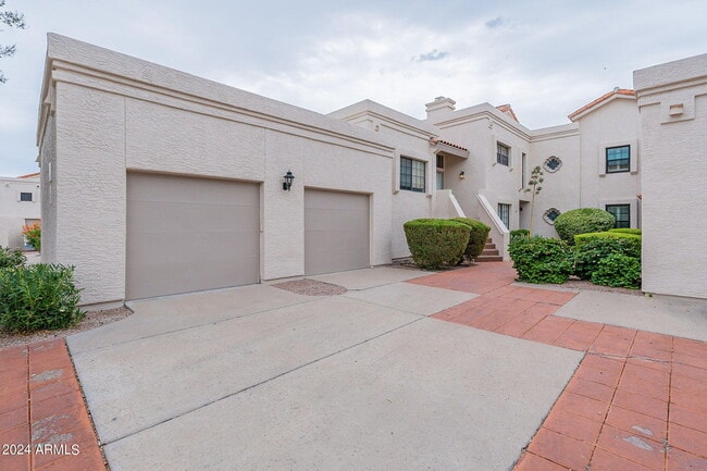 Building Photo - 7800 E Lincoln Dr