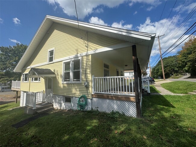 Building Photo - 45 Kattelville Rd