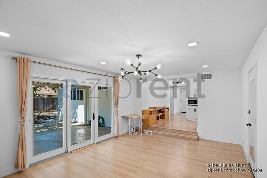 Building Photo - 686 Pomeroy Ave