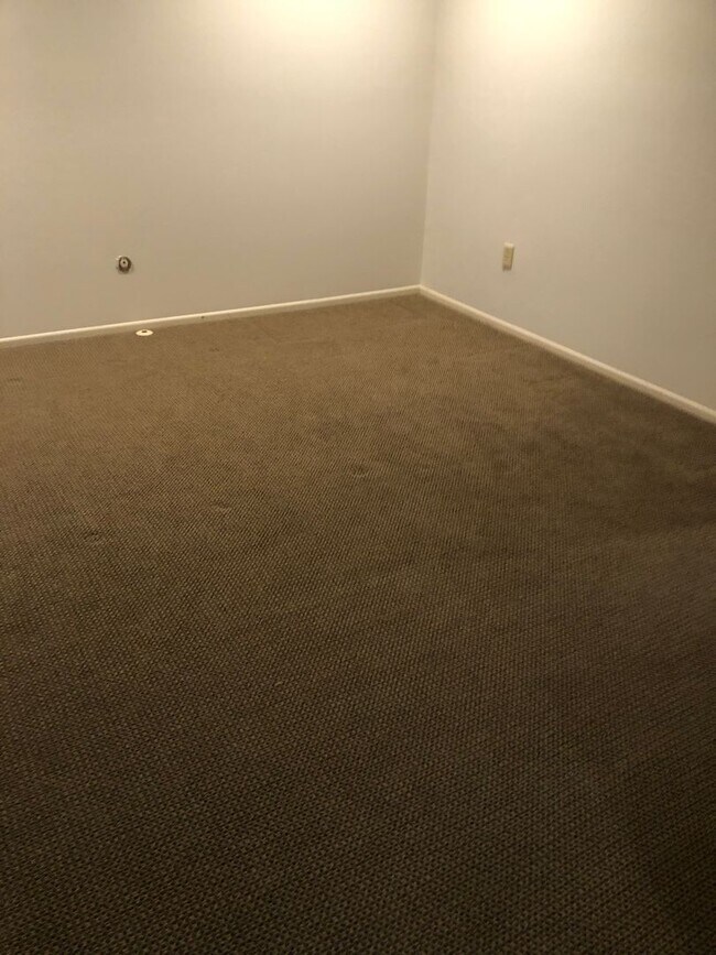Building Photo - Beautiful upgraded 3b/2b home for rent in ...