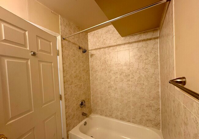 Building Photo - 42 Seaview Ave