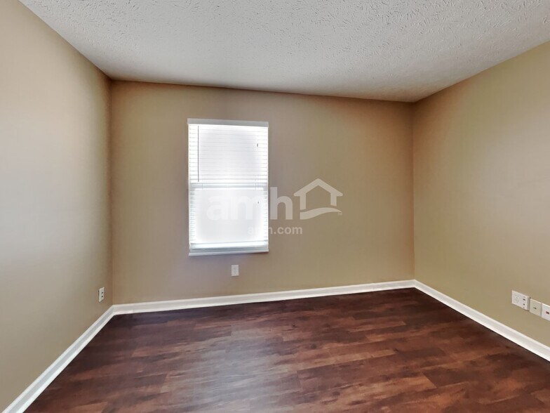 Building Photo - 18834 Planer Dr