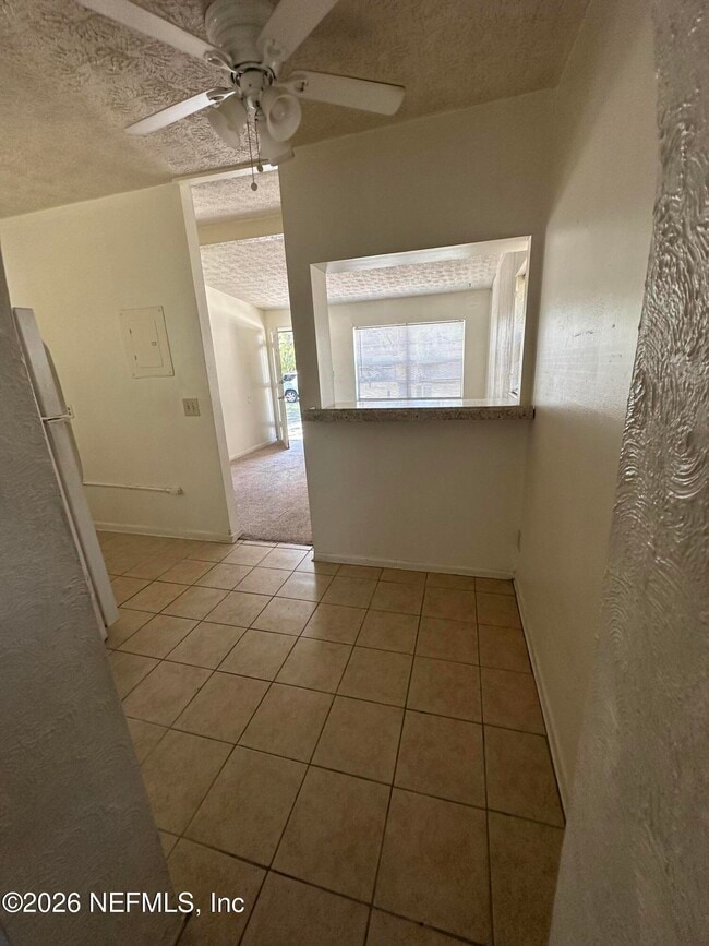 Building Photo - 342 Linden Ln