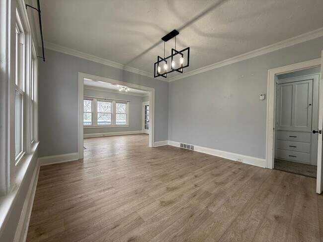 Building Photo - 2174 Oakdale Rd