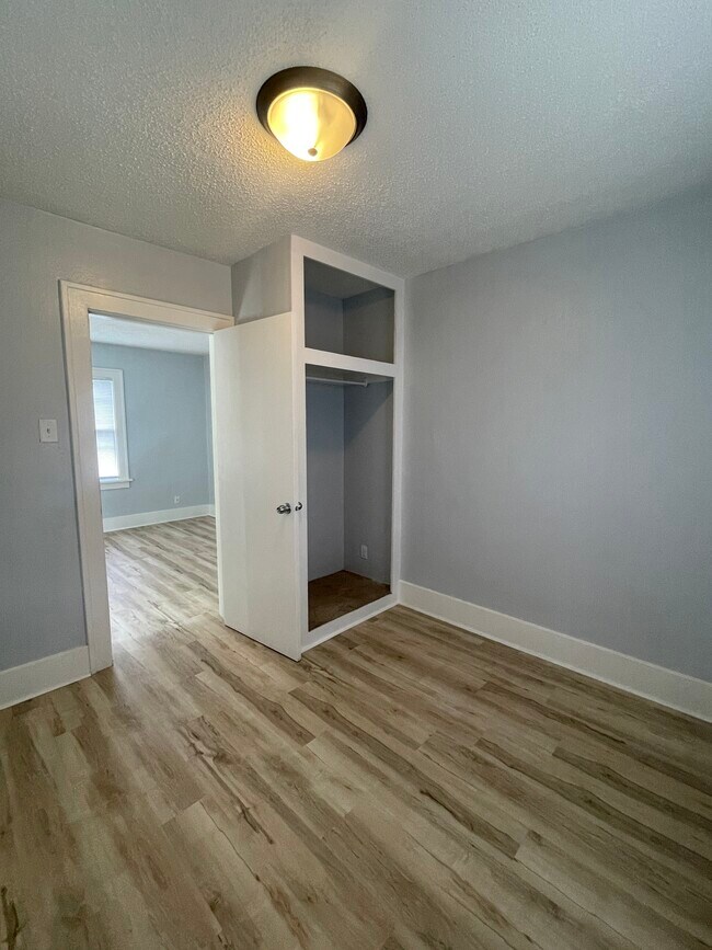 Building Photo - 501 S 34th St