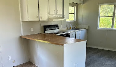 Building Photo - Earls Lot #10