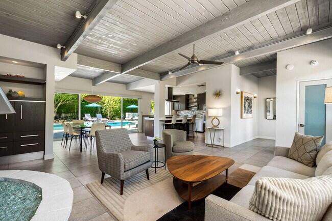 Building Photo - 1155 E Paseo El Mirador