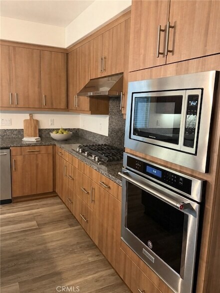 Building Photo - 179 Carmine