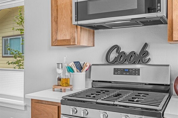 Building Photo - 303 Gangnes Dr