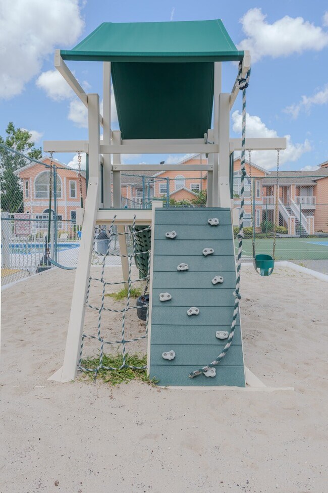 Building Photo - Charming 3BR Fully Furnished Apartment in ...