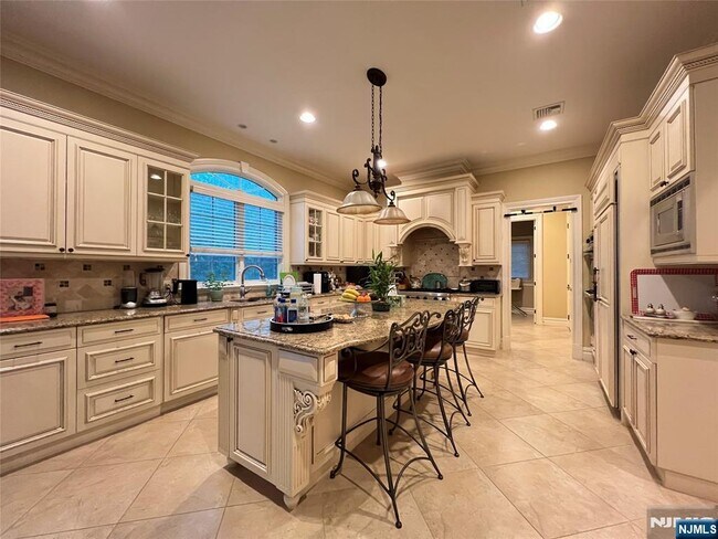 Building Photo - 22 Reiner Pl