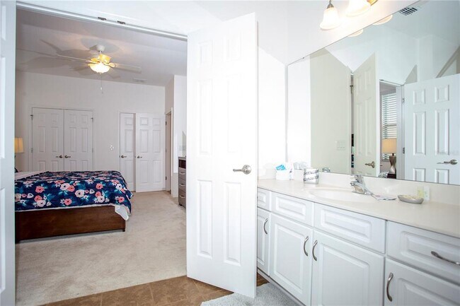 Building Photo - 2666 Rosemont Cir