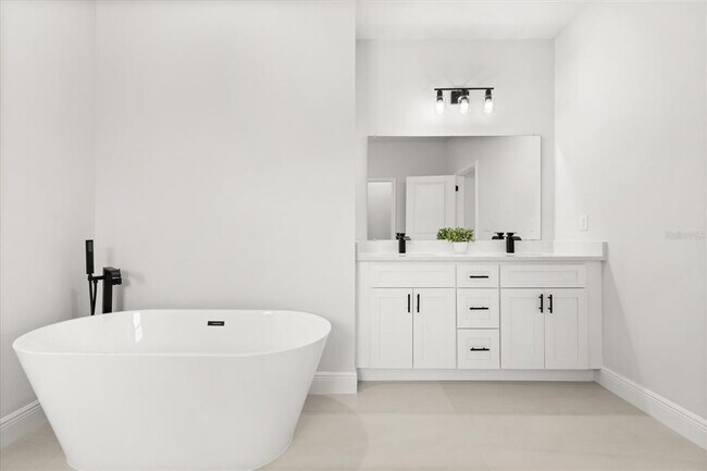 Building Photo - 15568 SW 46th Cir