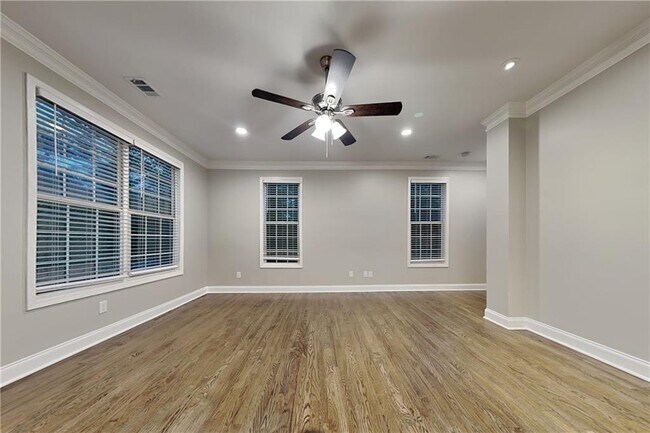 Building Photo - 4915 Wycliffe Dr SW