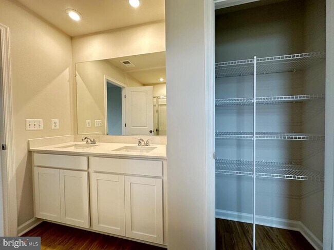 Building Photo - 36 Patterson Rd