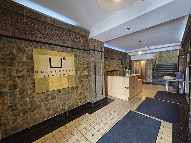 Building Photo - 1550 S Blue Island Ave