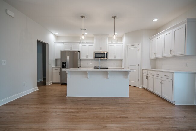 Building Photo - 106 Holland Dr