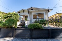 Building Photo - 1063 Stanford Ave