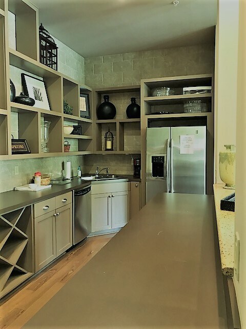 Clubhouse kitchen - 604 Bristol Village Dr