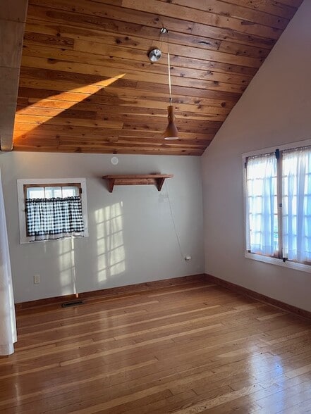 Building Photo - 1506 Emerald Dr