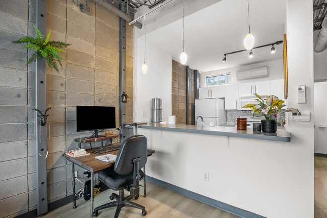 Building Photo - 4801 S Congress Ave