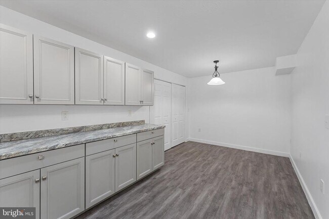 Building Photo - 217 Bridgewater Dr