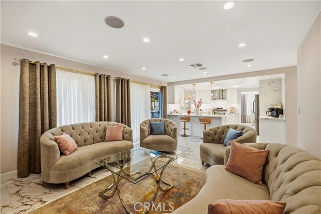 Building Photo - 4561 Grandview Dr