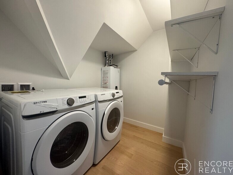 Building Photo - 12 Sewall Ave