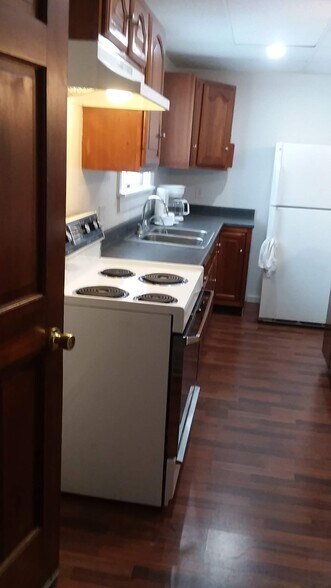 Primary Photo - 208 Village View St
