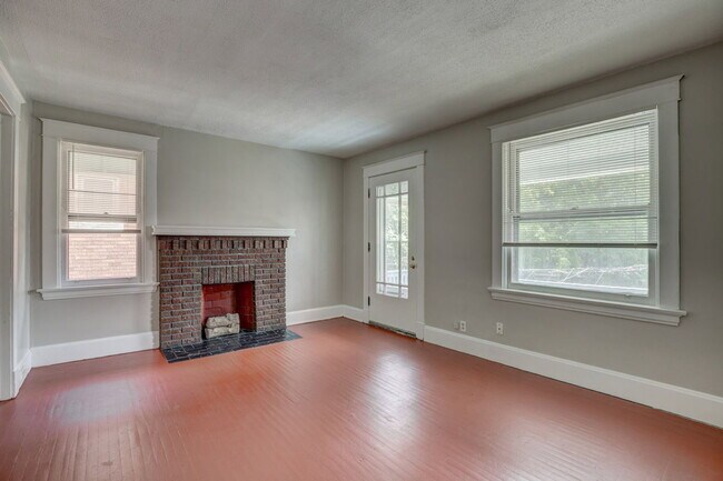 Building Photo - 512 Maple Ave