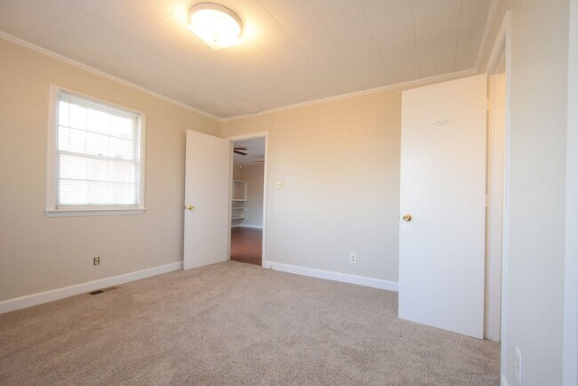 Building Photo - 5325 Trampas Ct