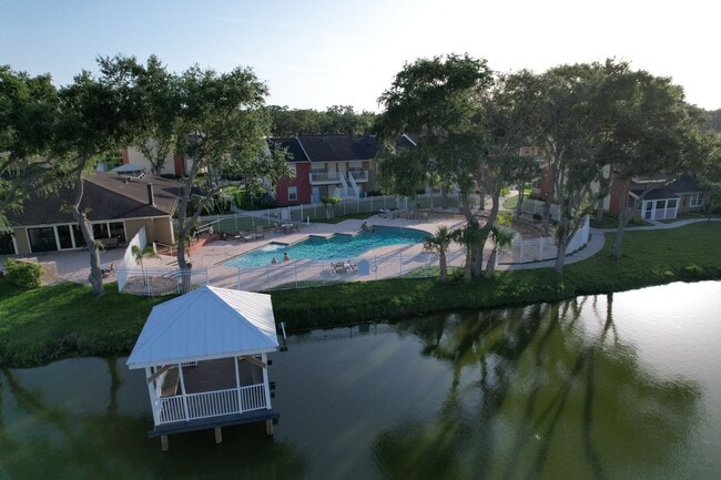 Building Photo - One Bed - One Bath - Water Front - First F...
